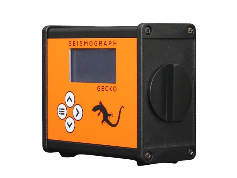 Gecko-Compact-qtr-Photoroom