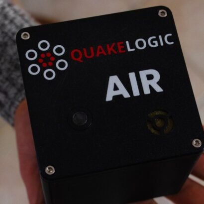 QuakeLogic AIR 2.0 - Affordable Powerful Easy-to-Use Infrasound Monitor Side View