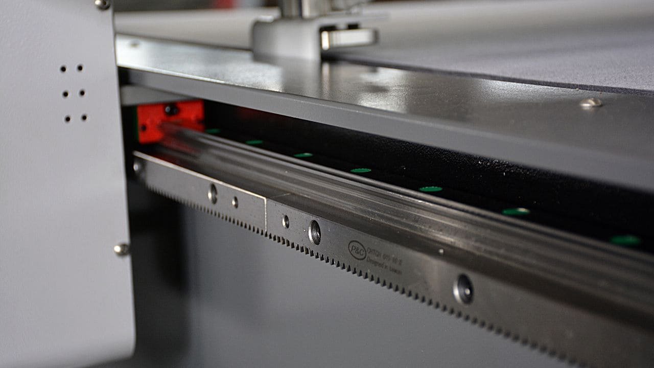 Fabric Auto Cutter | Engineering Applications | QuakeLogic