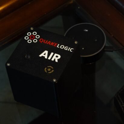 QuakeLogic AIR 2.0 - Affordable Powerful Easy-to-Use Infrasound Monitor Detail View